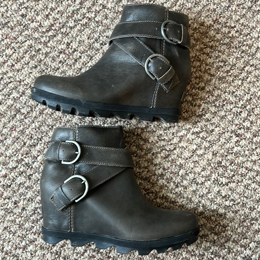Sorel Grey wedge booties